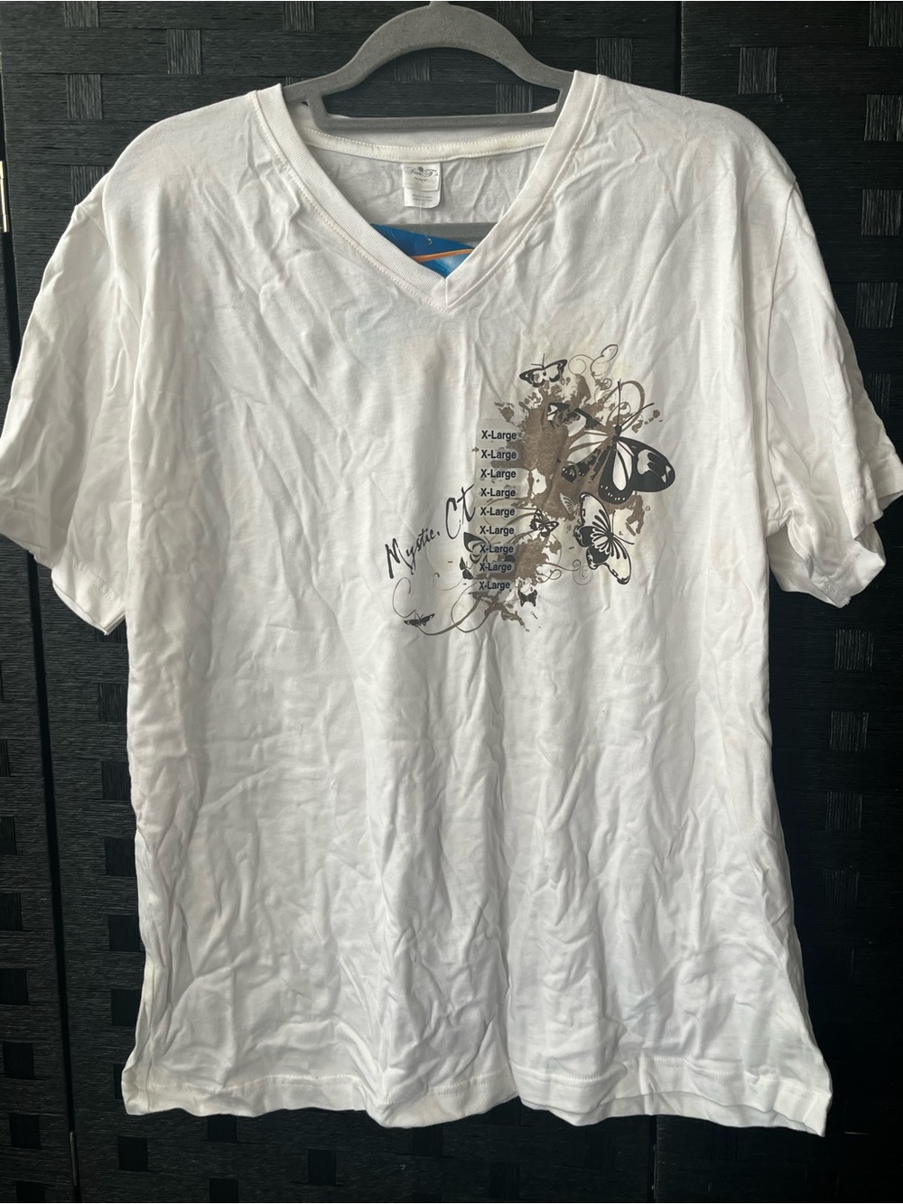 Del Sol Women’s White cotton V-neck tee with butterfly graphic & Mystic Ct Sz XL